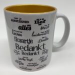 Mok met gouden en zilveren binnenkant