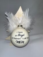 Kerstbal met vleugels en engeltje